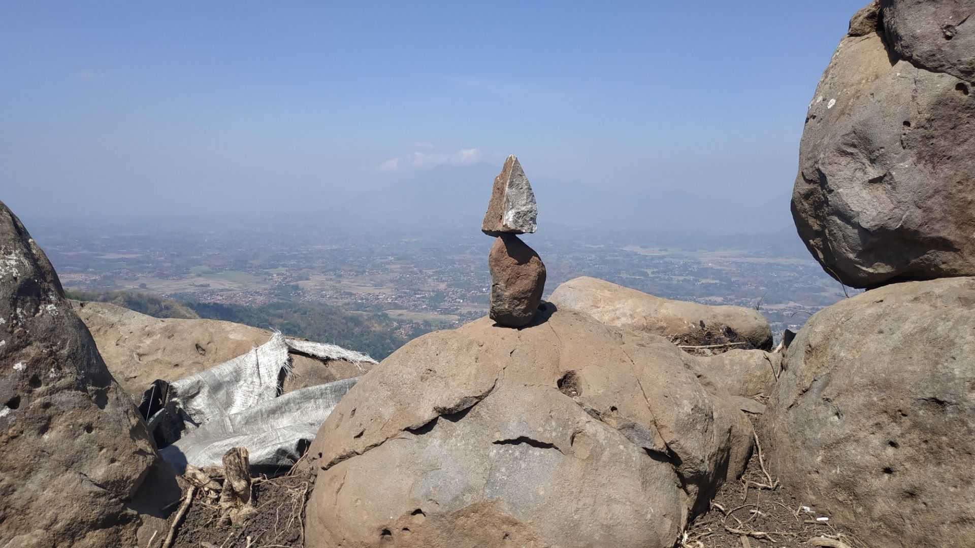 Silayung Park, Wisata Alam di Garut dengan Panorama Perbukitan